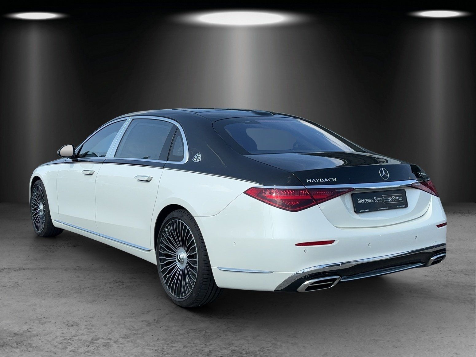 Fahrzeugabbildung Mercedes-Benz S580 Maybach TwoTone FirsClass FondTV DRIVEPILOT