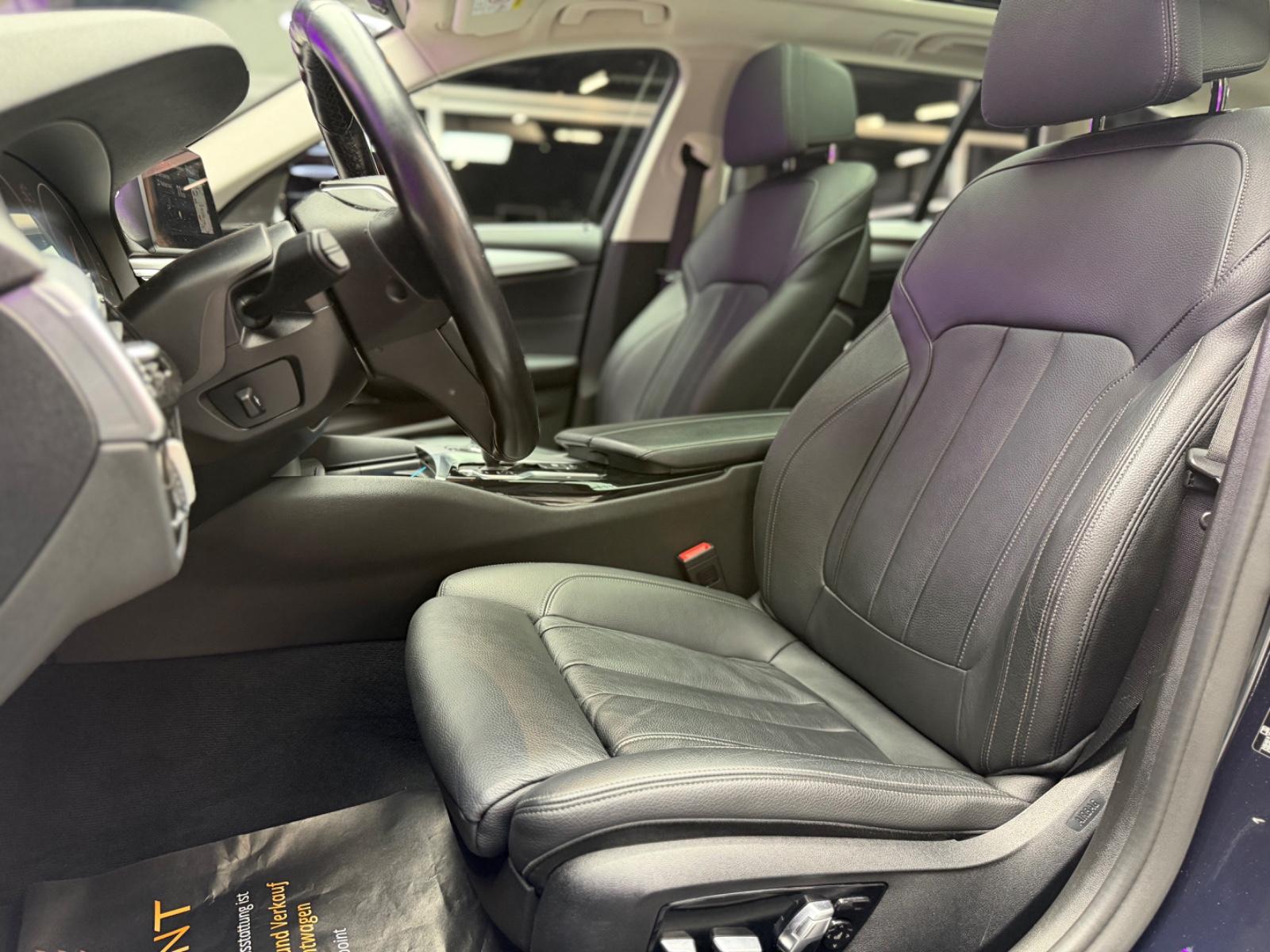 BMW 520  TouringLED/Volleder/Virtl/Standheizung/Pano