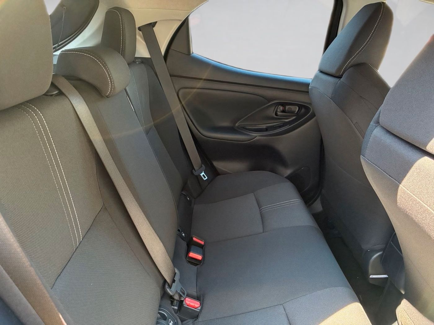 Fahrzeugabbildung Toyota Yaris Teamplayer 1.5-l-Hybrid KAMERA LED ACC