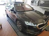 Skoda Octavia Combi First Edition 2.0TDI DSG/PANO/AHK - Skoda Octavia: First Edition
