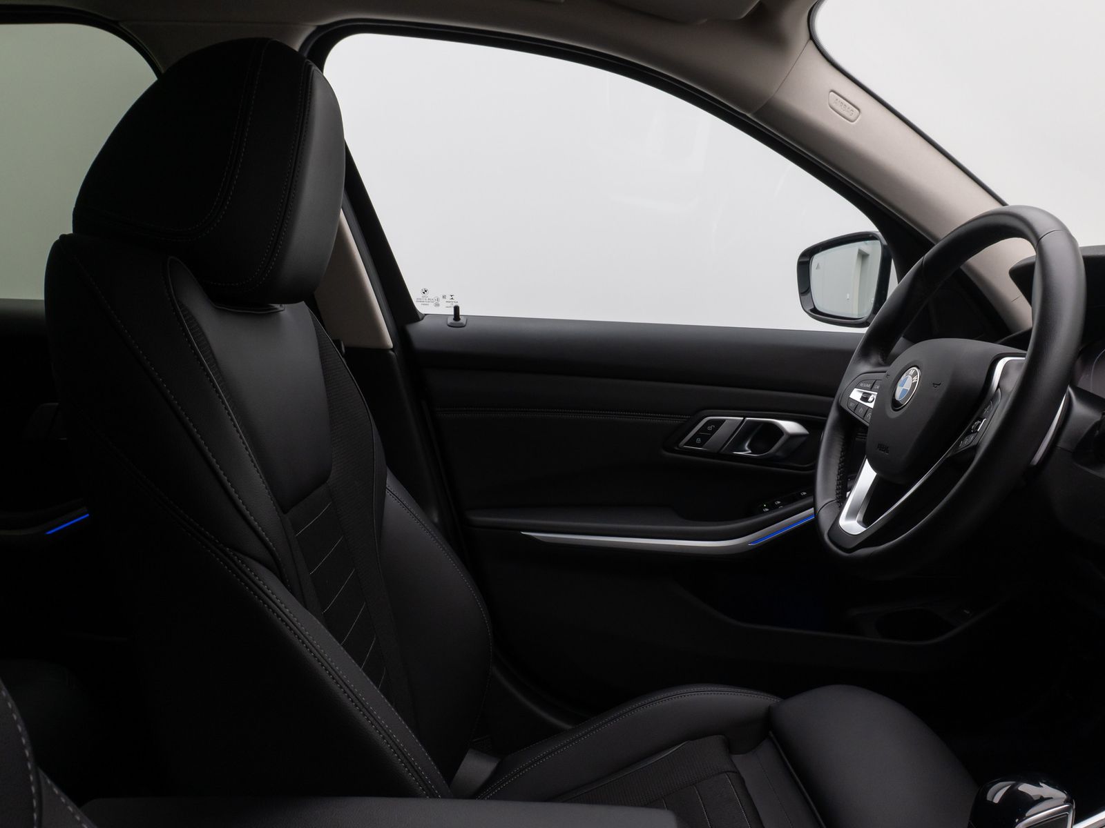 Fahrzeugabbildung BMW 320d Sport Line Kamera DAB HiFi DrivAssist Alarm