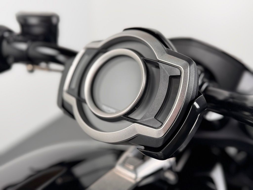 Fahrzeugabbildung Triumph ROCKET 3 STORM R *WUNDERKIND-UMBAU *NEUWERTIG