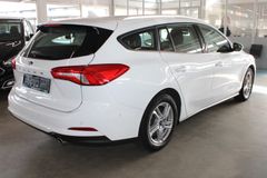 Fahrzeugabbildung Ford Focus Cool & Connect NAVI ACC WinterPaket PDC