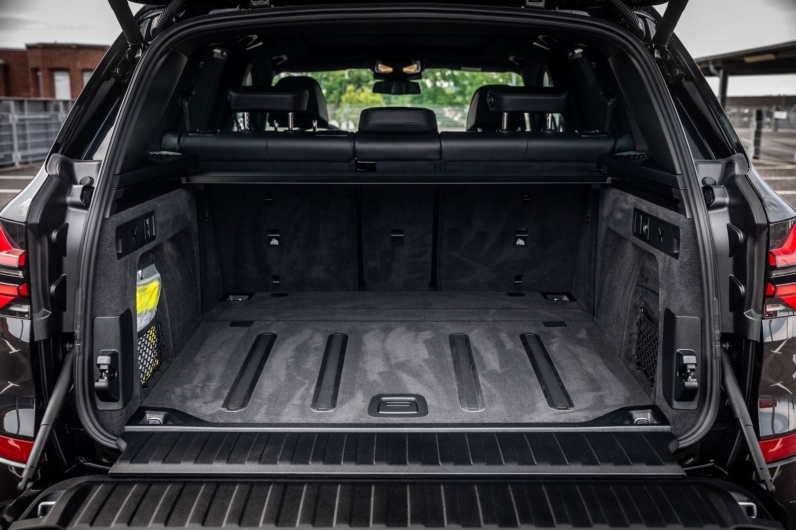 Fahrzeugabbildung BMW X5 40d xD M-SPORT PRO|AHK|MASSAGE|LIFT|CARBON