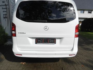 Mercedes V 220 - 4