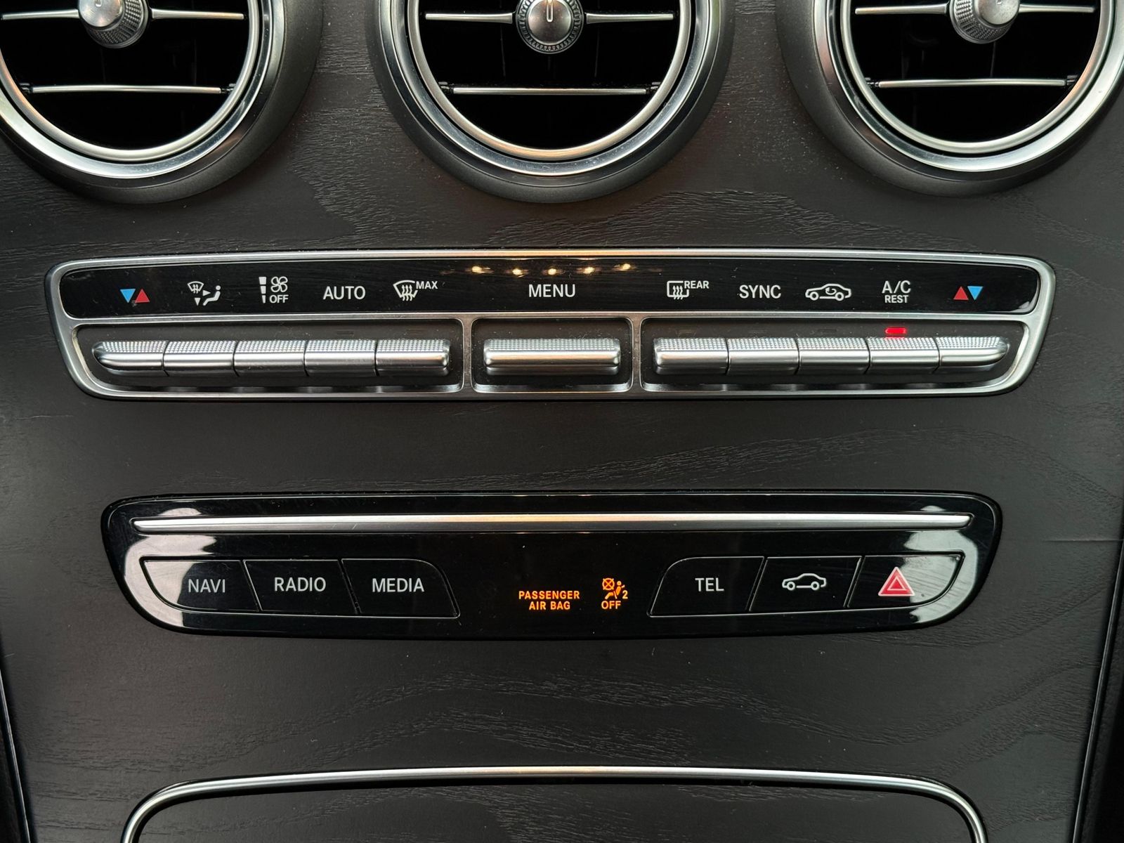 Fahrzeugabbildung Mercedes-Benz C 300 d Aut. AMG-Line LED+NAV+SHZ+DIST+KAM+PARK