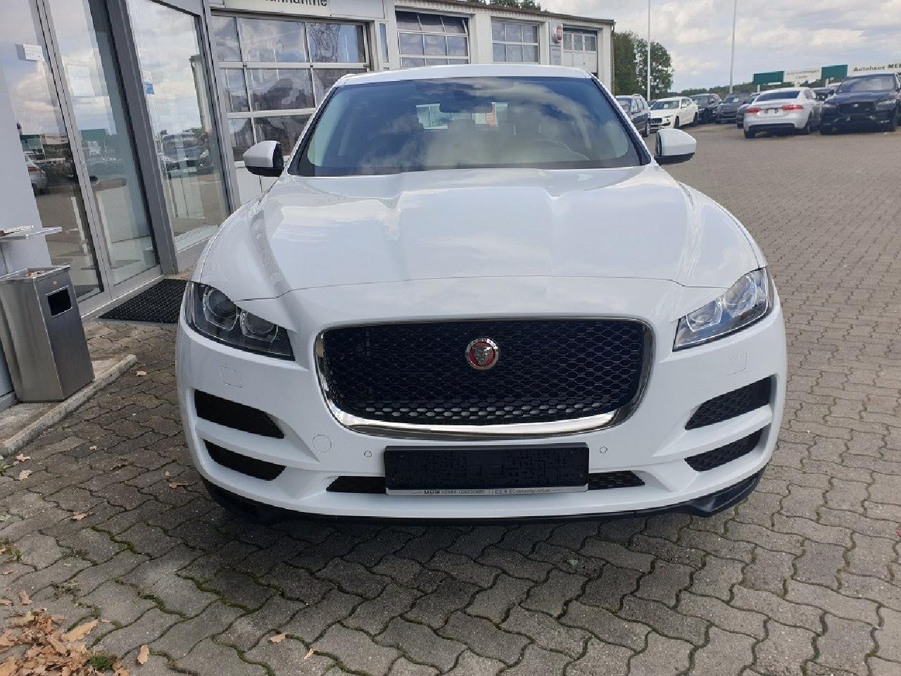 Jaguar F-PACE Pure