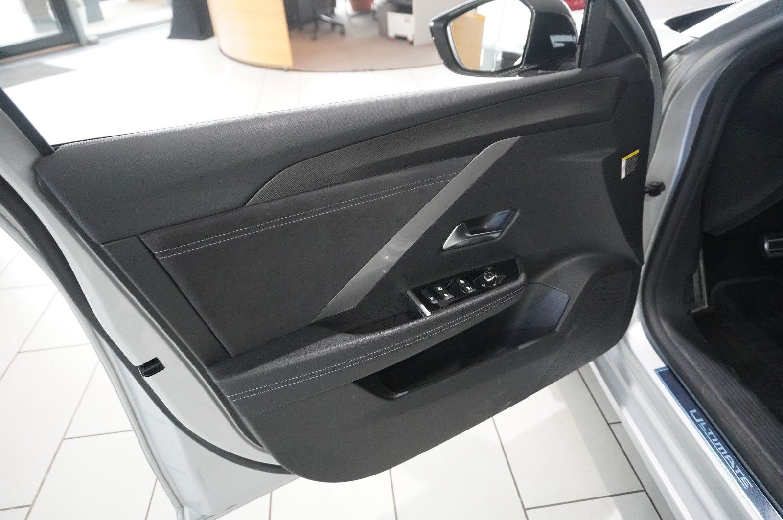 Fahrzeugabbildung Opel Astra L ST 1.5D ULTIMATE NAVI/LED/360°/PANO/DAB+