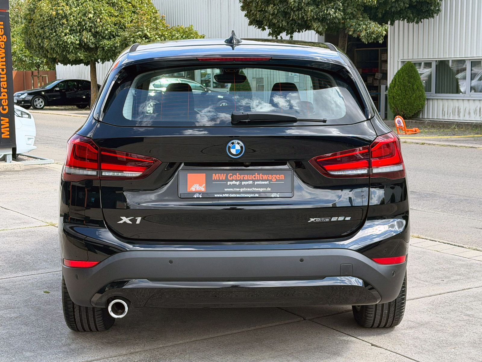 Fahrzeugabbildung BMW X1 xDrive25e Advantage ACC KAM PANO LED SHZ NAV