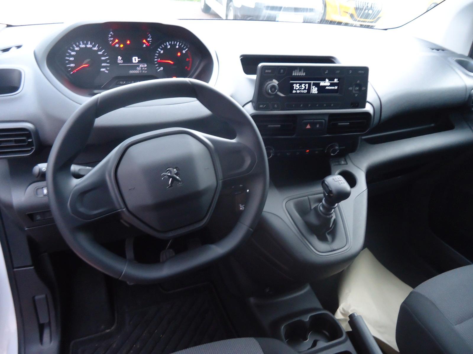 Peugeot Partner KW L1 110 PureTech Premium *Klima-PDC*