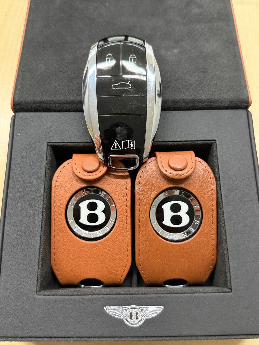 Bentley Flying Spur V8 Naim VOLL EXCLUSIV INDIVIDUAL foto 2