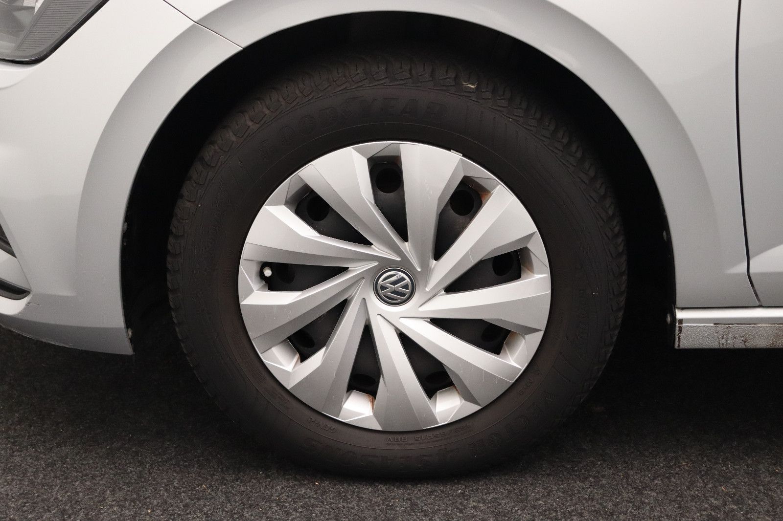 Fahrzeugabbildung Volkswagen Polo VI 1.0 Comfortline