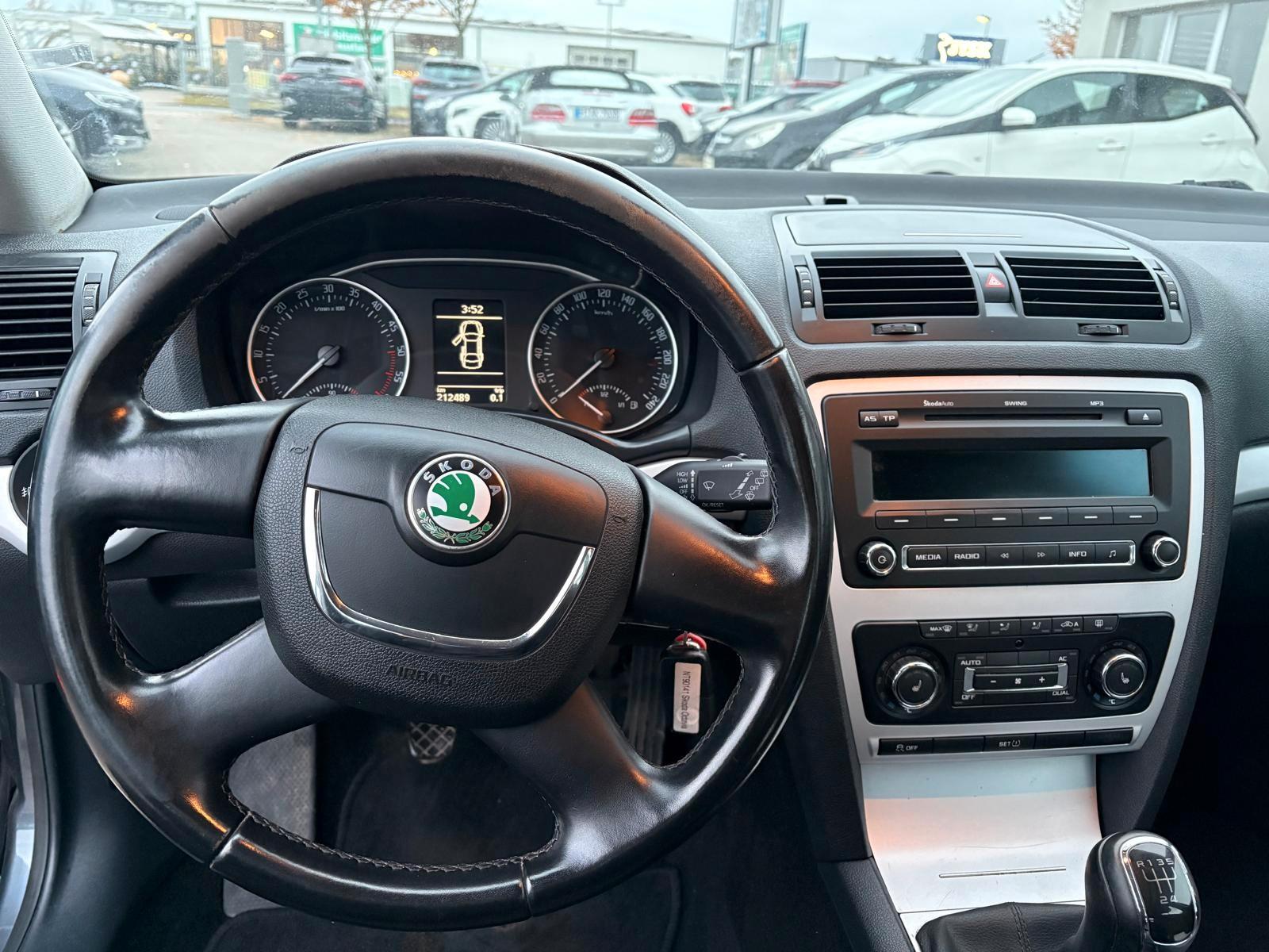 Skoda Octavia 2011 — photo 9