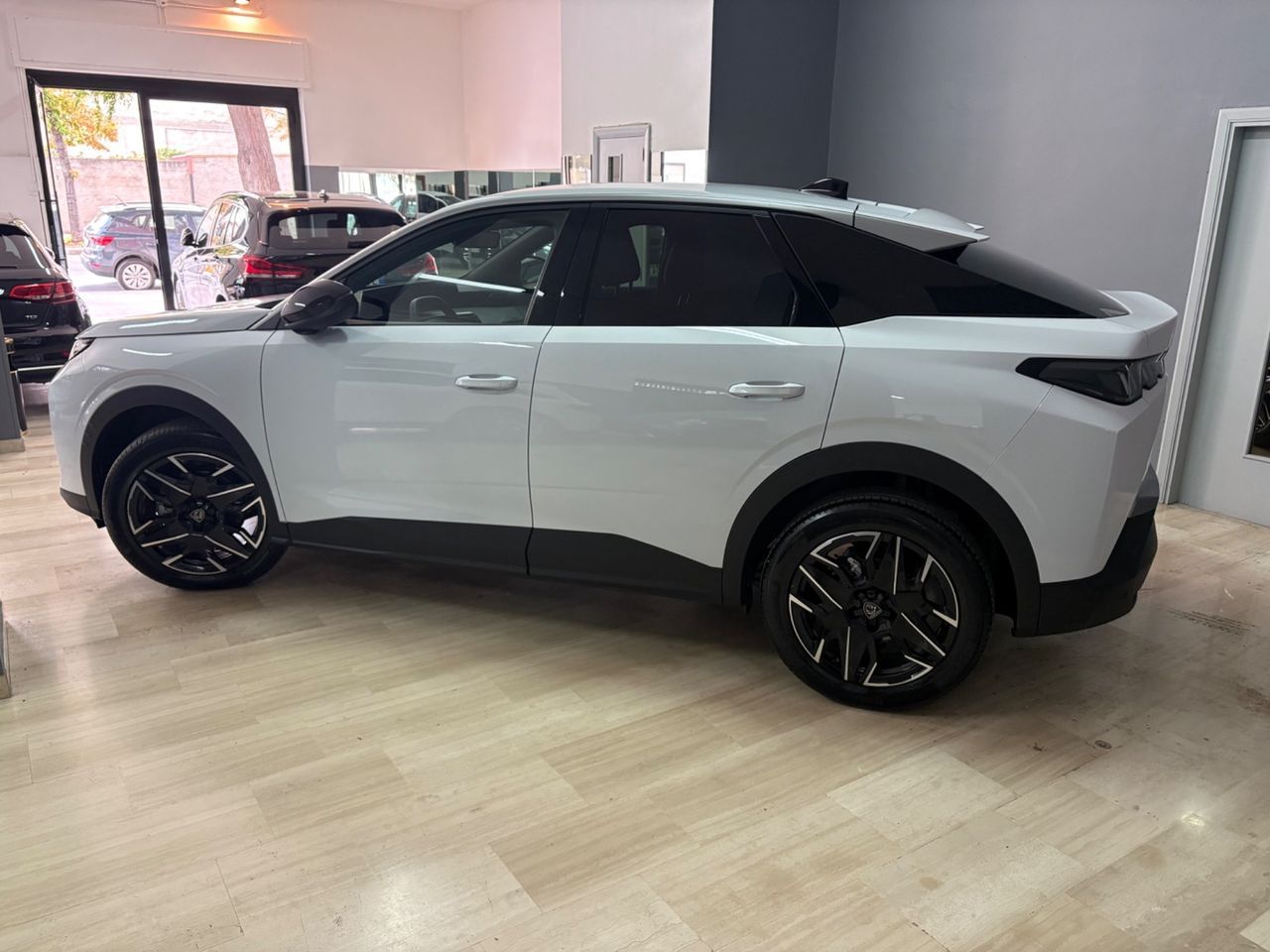 Peugeot 3008 Hybrid 145 e-DCS6 Allure imagem 3