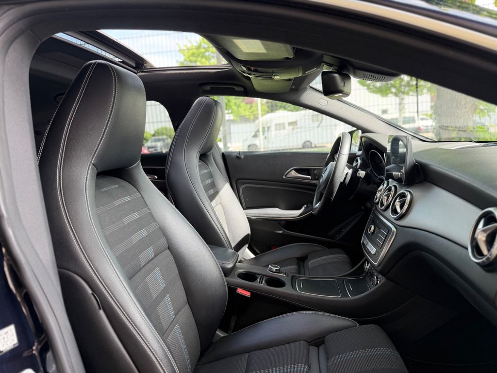 MERCEDES-BENZ CLA 220 4MATIC/SB/PANO/DISTRONIC+ MERCEDES-BENZ CLA 220 4MATIC/SB/PANO/DISTRONIC+