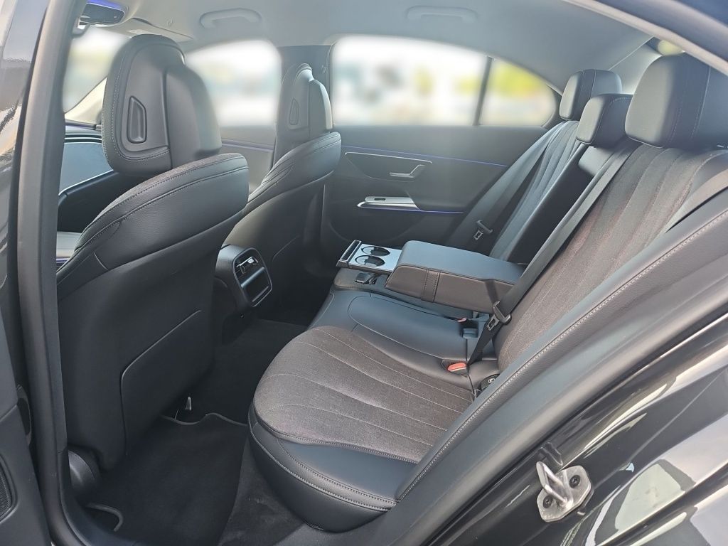 Fahrzeugabbildung Mercedes-Benz E 200 Limousine Avantg. Distronic+ Navi LED SHZ