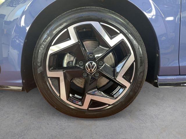 Golf VIII 2.0 TDI DSG R-LINE IQLIGHT+PANO+AHK+HU
