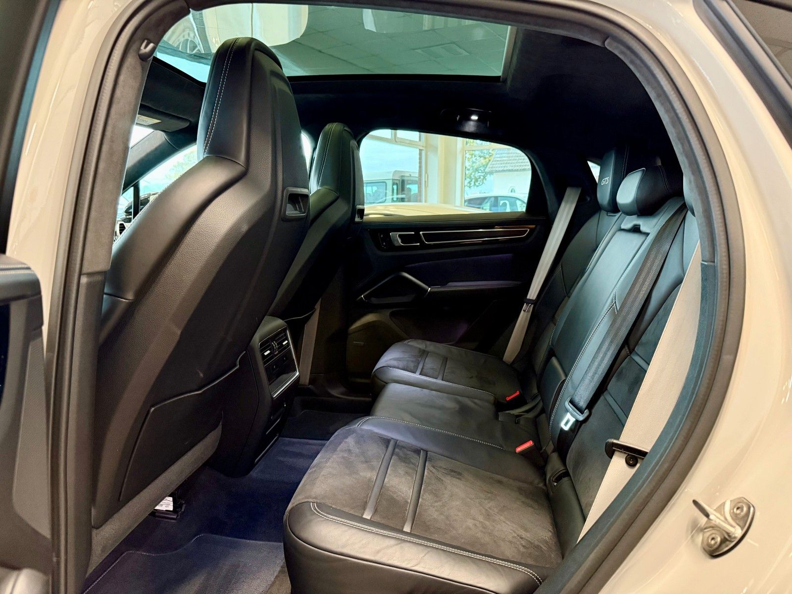 Fahrzeugabbildung Porsche Cayenne Coupe GTS AHK/ACC/HeadUp/22Zoll