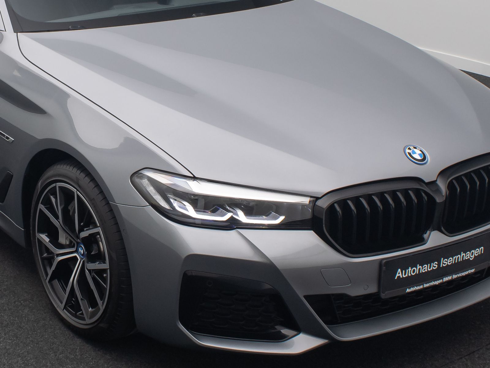 Fahrzeugabbildung BMW 545e xD M Sport Kamera DAB 4xKlima Alarm 19Zoll