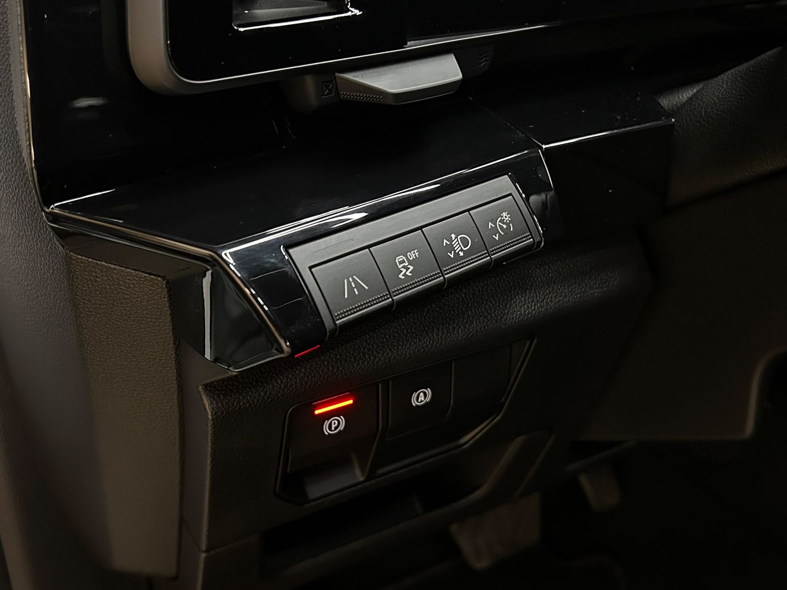 Fahrzeugabbildung Renault Austral 1.3 TCE Aut Evolut NAVI+LED+SHZ+KAM+ACC+