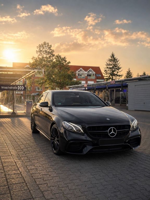 Image of Mercedes-Benz E 200