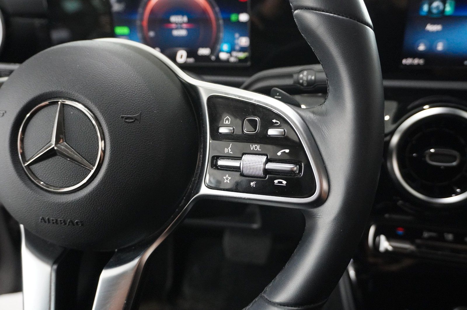 Fahrzeugabbildung Mercedes-Benz CLA SB 250e PHEV PROGESSIVE NAVI/LED/KAMERA/DAB+