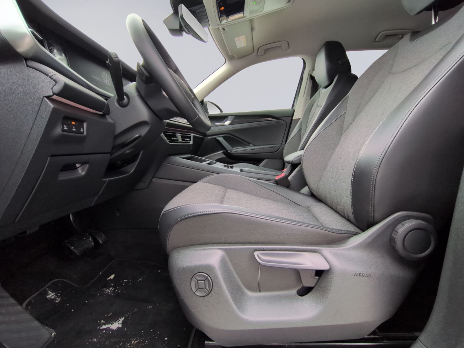 Tayron Life 1.5 eTSI DSG 7Sitzer+AHK+NAVI+