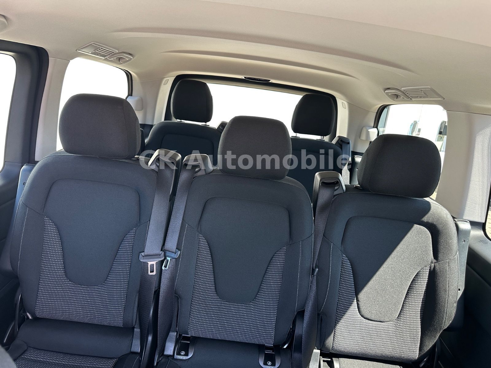 Fahrzeugabbildung Mercedes-Benz V 300d EDITION 4MATIC lang/7 Sitze/Navi/LED/AHK