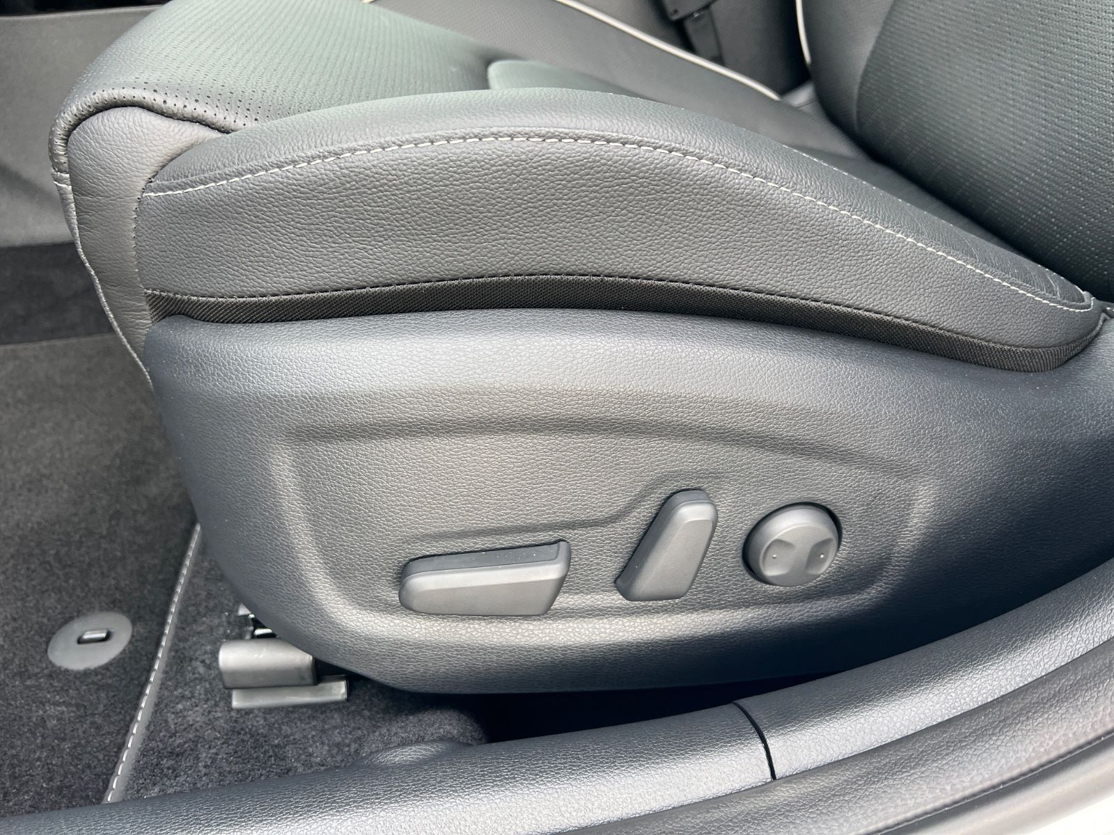 Fahrzeugabbildung Kia CEED 1.5T 140 DCT7 PLAT GD