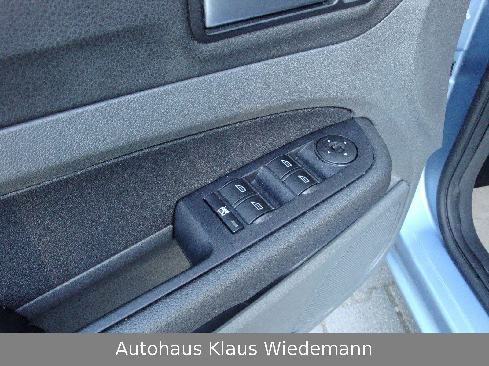Ford Focus 2005 — photo 18