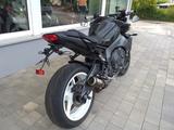 Yamaha MT10 mit Zubehör - YAMAHA MT 10