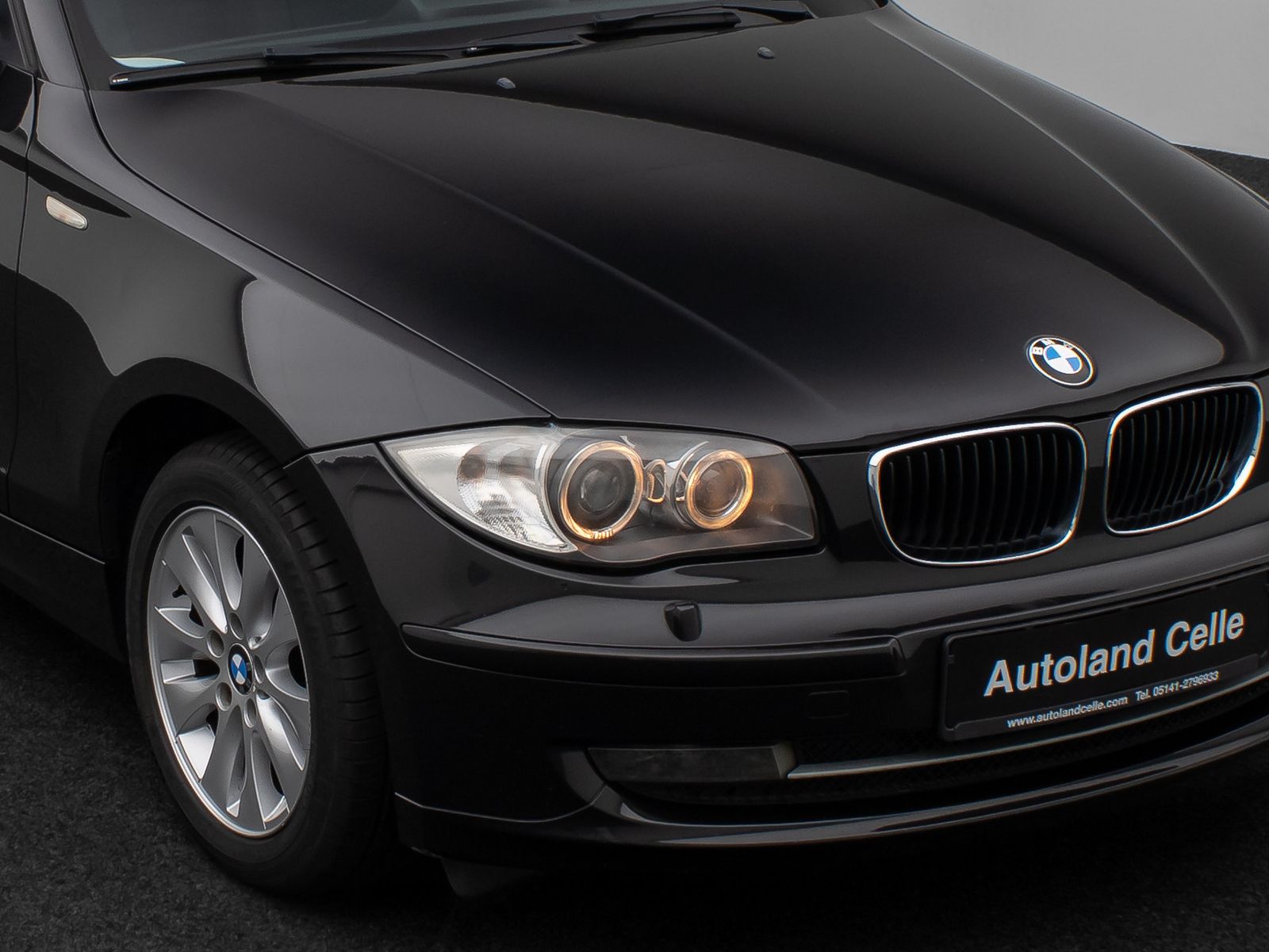 Fahrzeugabbildung BMW 118d Glasdach Navi Sitzhzg Xenon PDC 8Fach