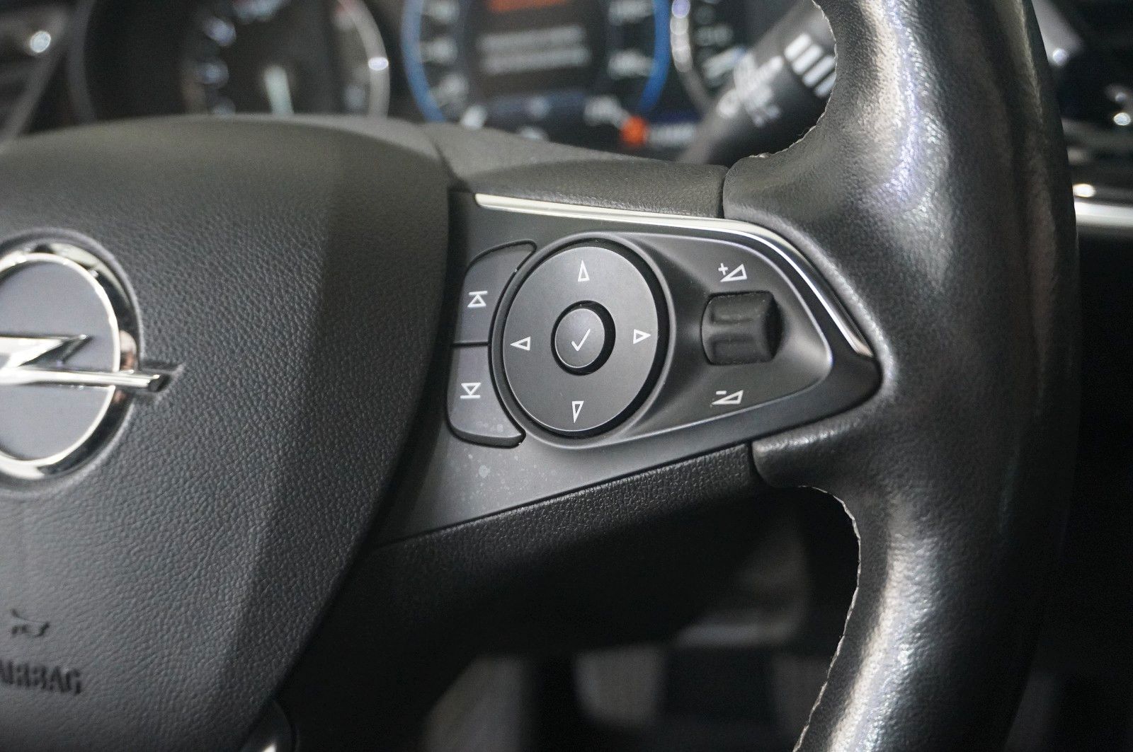 Fahrzeugabbildung Opel Insignia B ST 2.0D ELEGANCE NAVI/LED/KAMERA/PANO