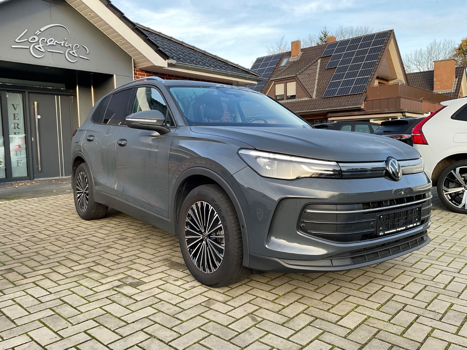 Fahrzeugabbildung Volkswagen Tiguan 1.5 eTSI DSG Life,Kamera,ACC,LED,Navi