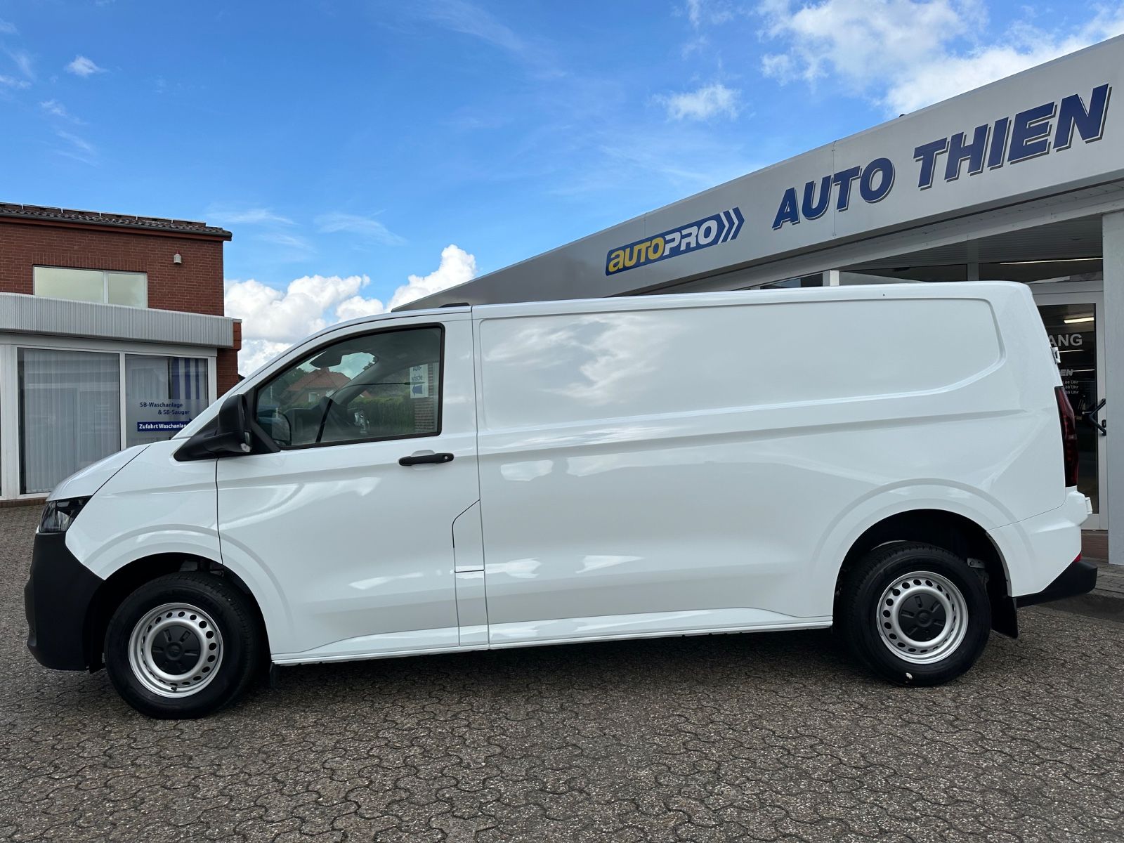 Fahrzeugabbildung Volkswagen T7 Transporter 2.0 TDI LR Navi/LED/GRA/Einparkh