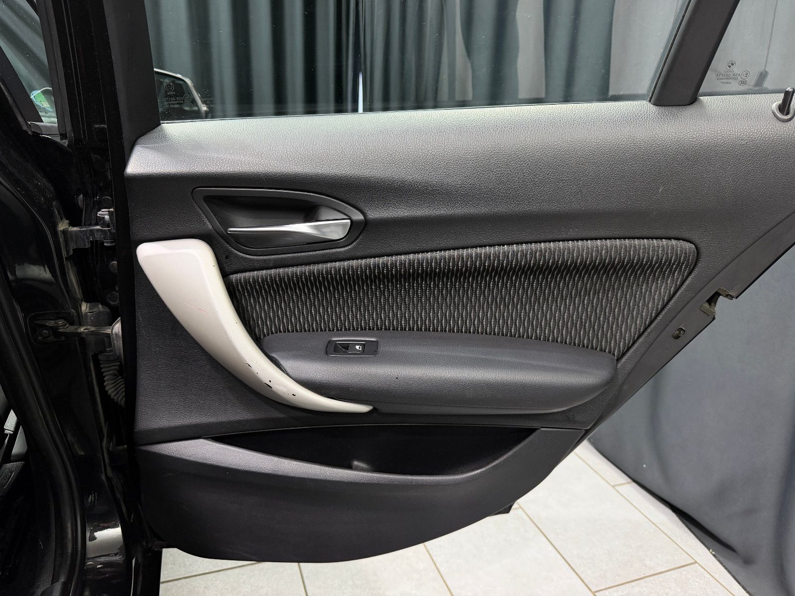 Fahrzeugabbildung BMW 120d xDrive Advantage|AUTOMATIK|HIFI|PDC|PANO|NA