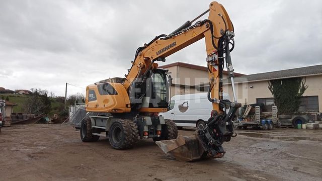 Liebherr A 913 Compact Litronic Mobilbagger mit OilQuick 