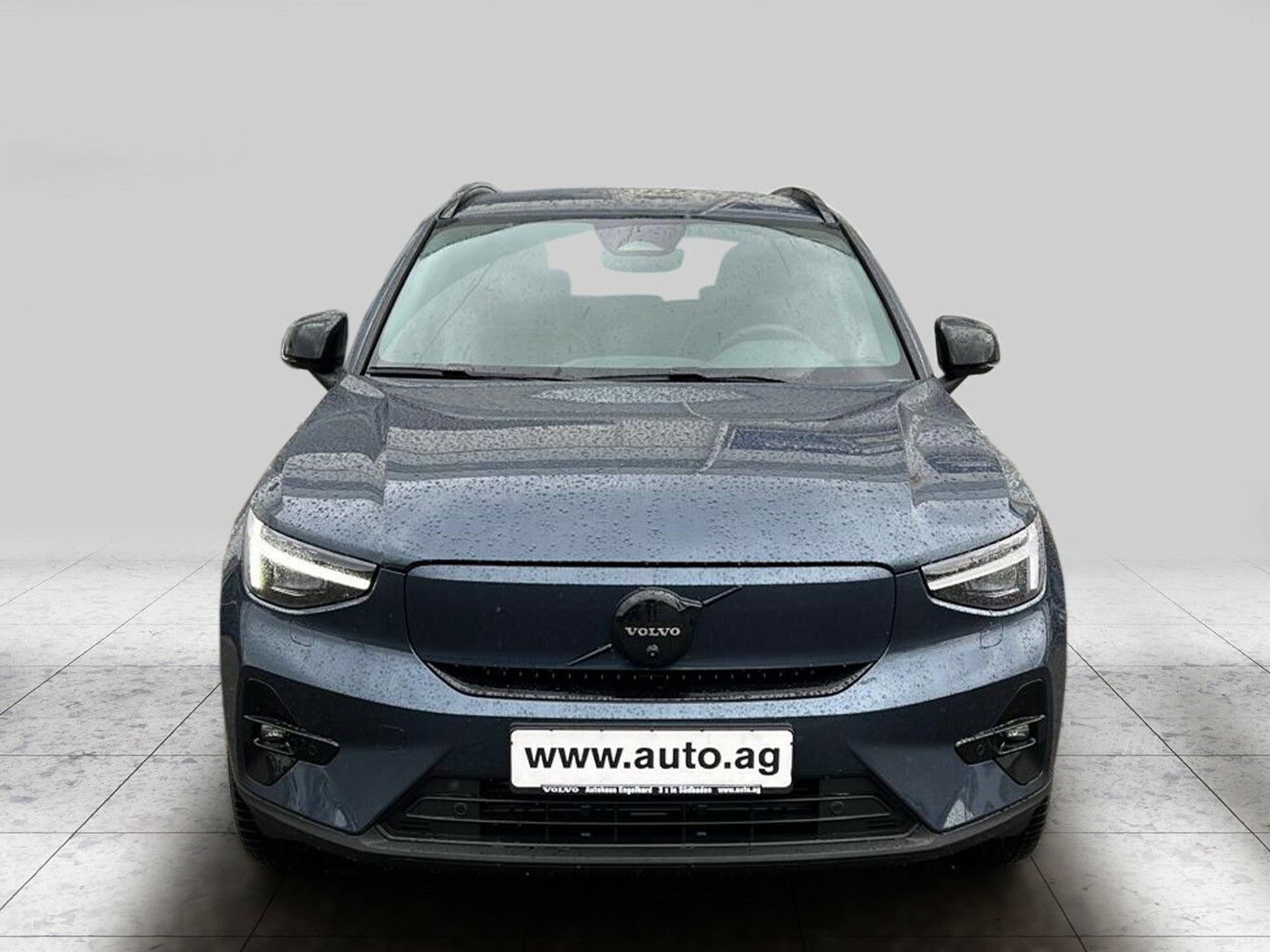 Volvo EX40 PLUS SINGLE EXT. RANGE 82kWh BLACK ED. imagem 3