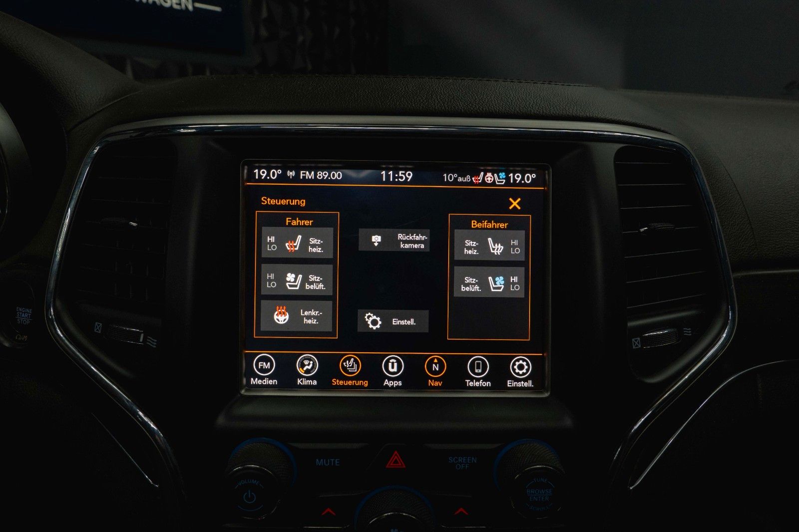 Fahrzeugabbildung Jeep Grand Cherokee 5.7 V8 SRT OVERLAND *Pano*ACC*19%