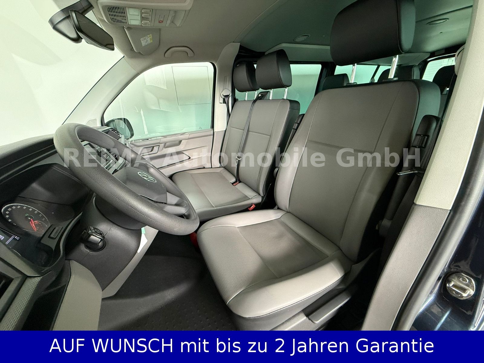 Fahrzeugabbildung Volkswagen T6.1 Bus 2,0 Diesel L 2, 9 Sitzer, Automatik