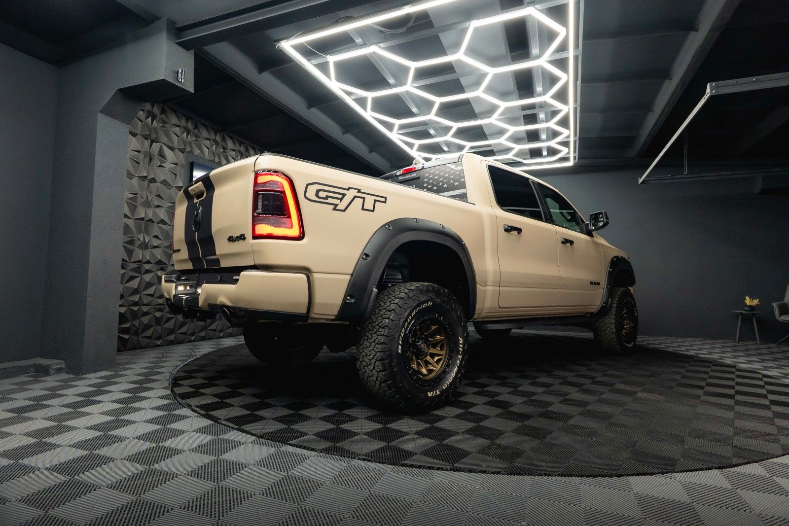 Fahrzeugabbildung Dodge RAM 5.7 V8 HEMI 4x4 NIGHT GT SPORT Offroad 19%