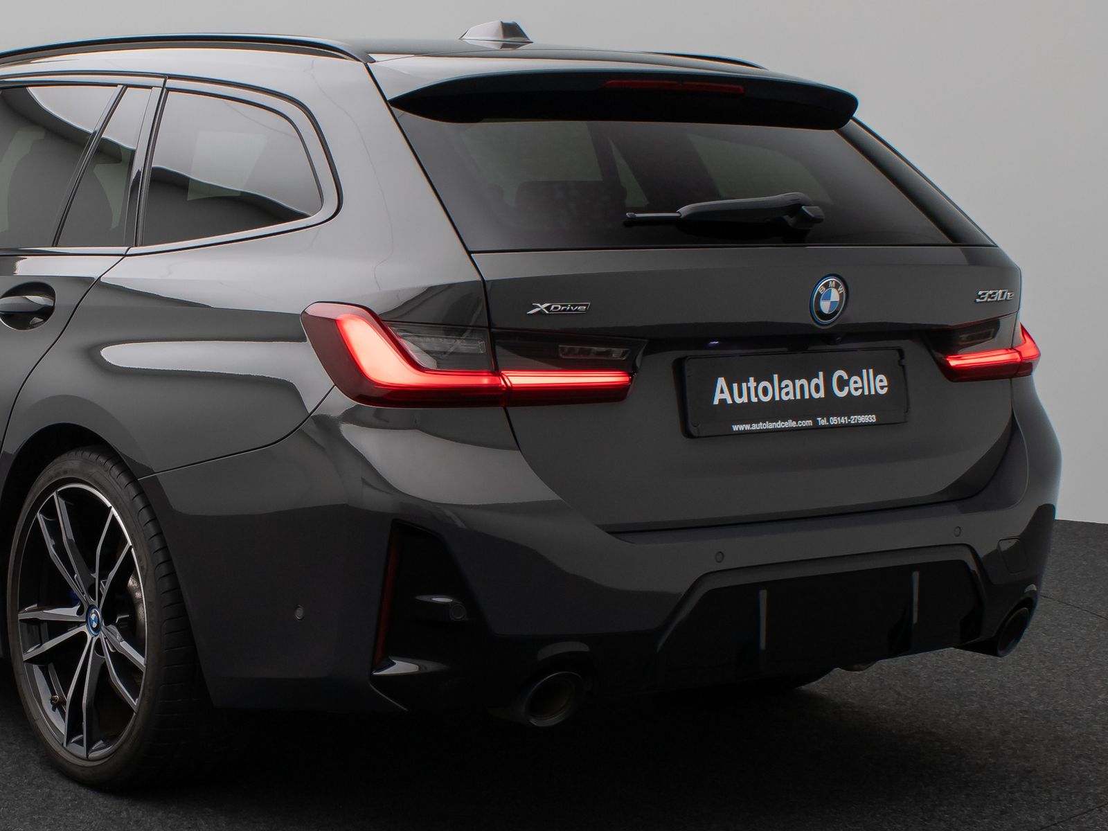 Fahrzeugabbildung BMW 330e xD M Sport Pro Panorama Kamera HUD DAB H/K