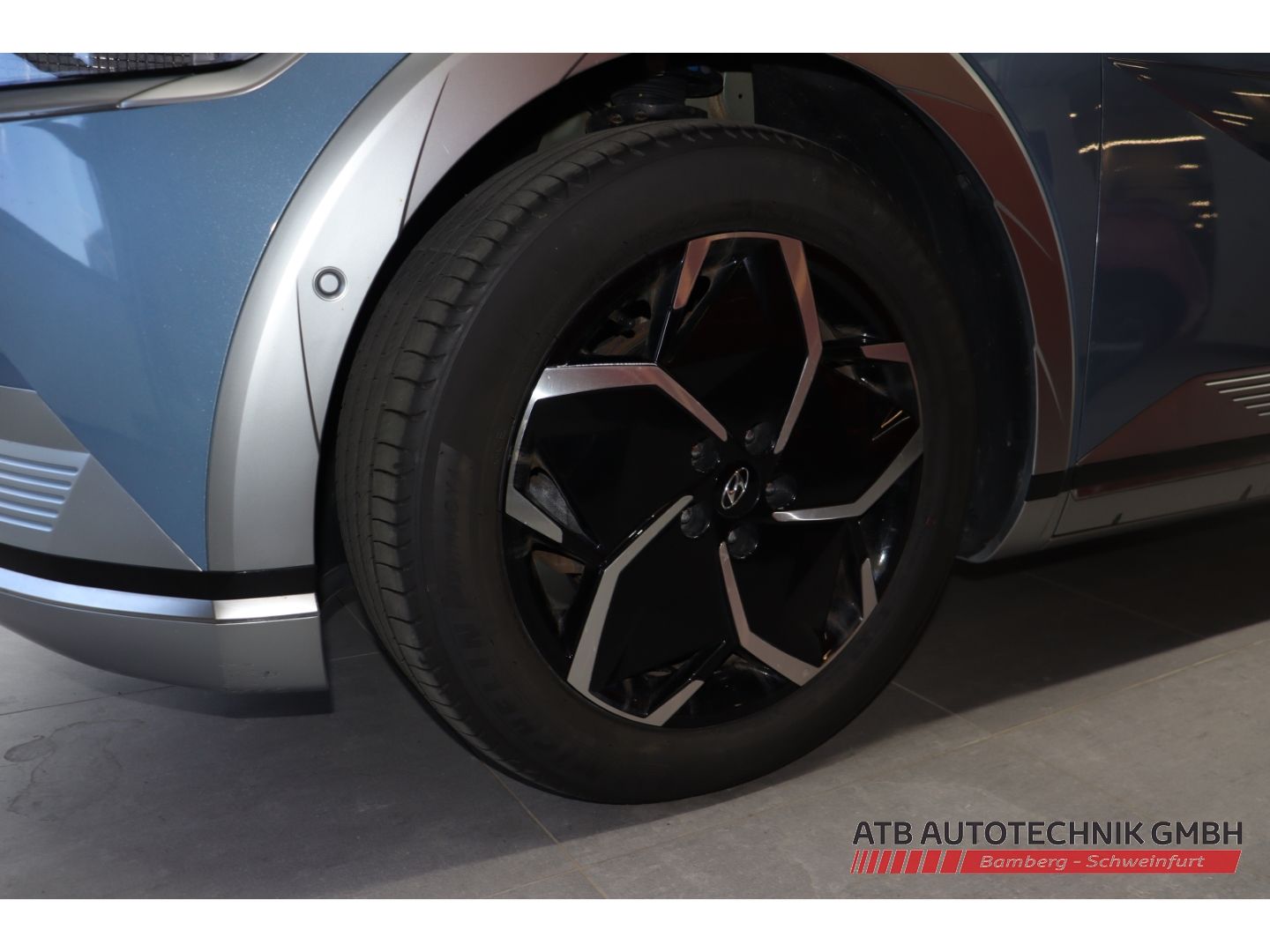 Fahrzeugabbildung Hyundai IONIQ 5 77,4 kWh UNIQ 4WD 97,7% SOH HUD El. Fond