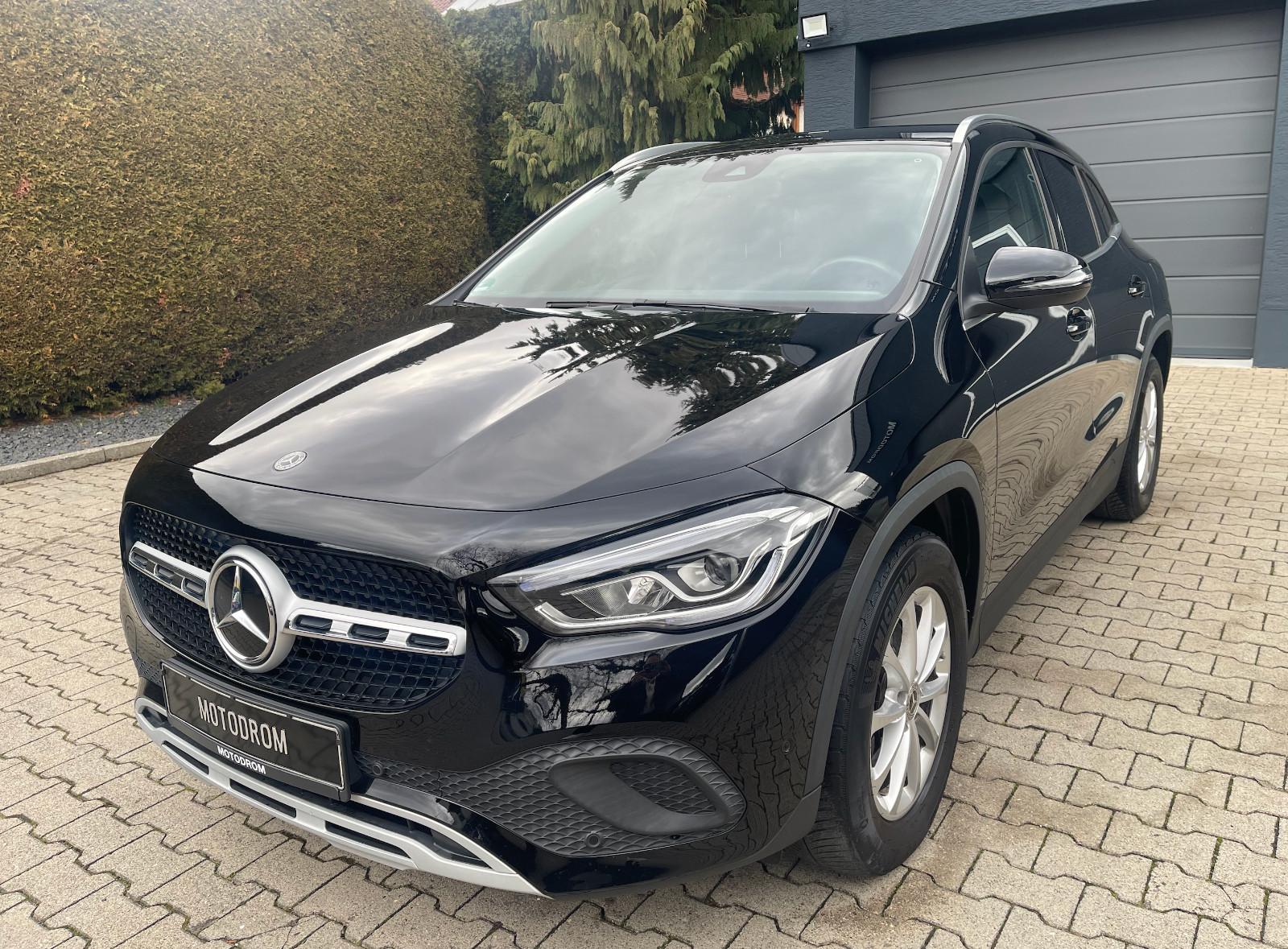 Mercedes-Benz GLA200d 4Matic MASSAGESITZ LEDER LED 2022 1HAND