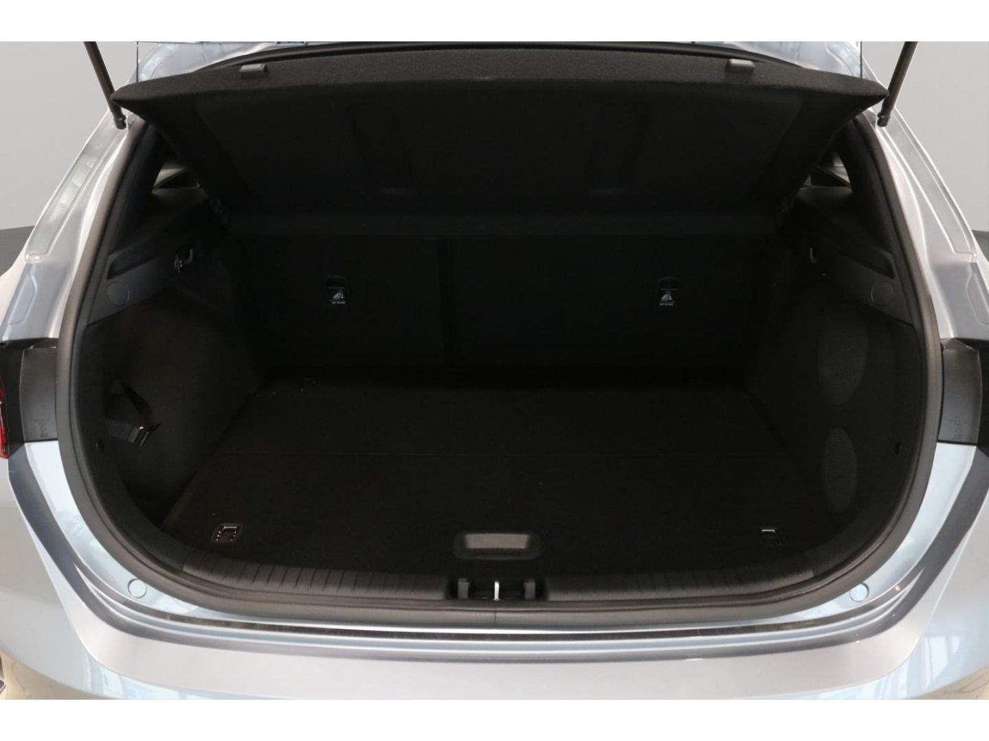 Fahrzeugabbildung Kia Ceed Spirit 1,5 Automatik Kamera Navi SHZ Tempom