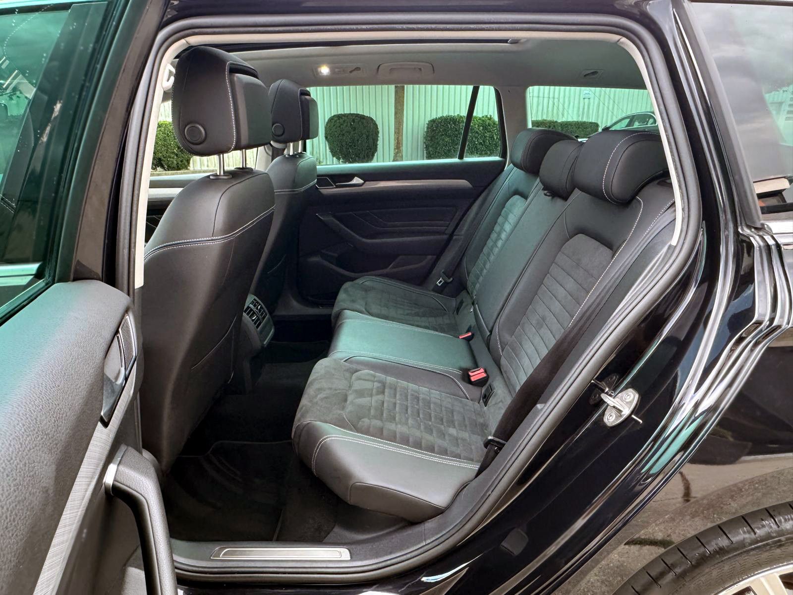 Fahrzeugabbildung Volkswagen Passat Varia. 1.4TSI DSG GTE R-Line ACC PANO AHK