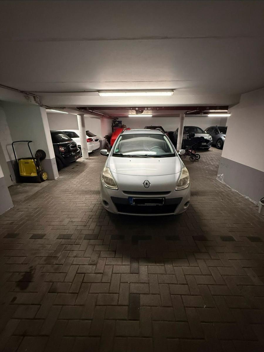 Renault Clio 2011 — rear view