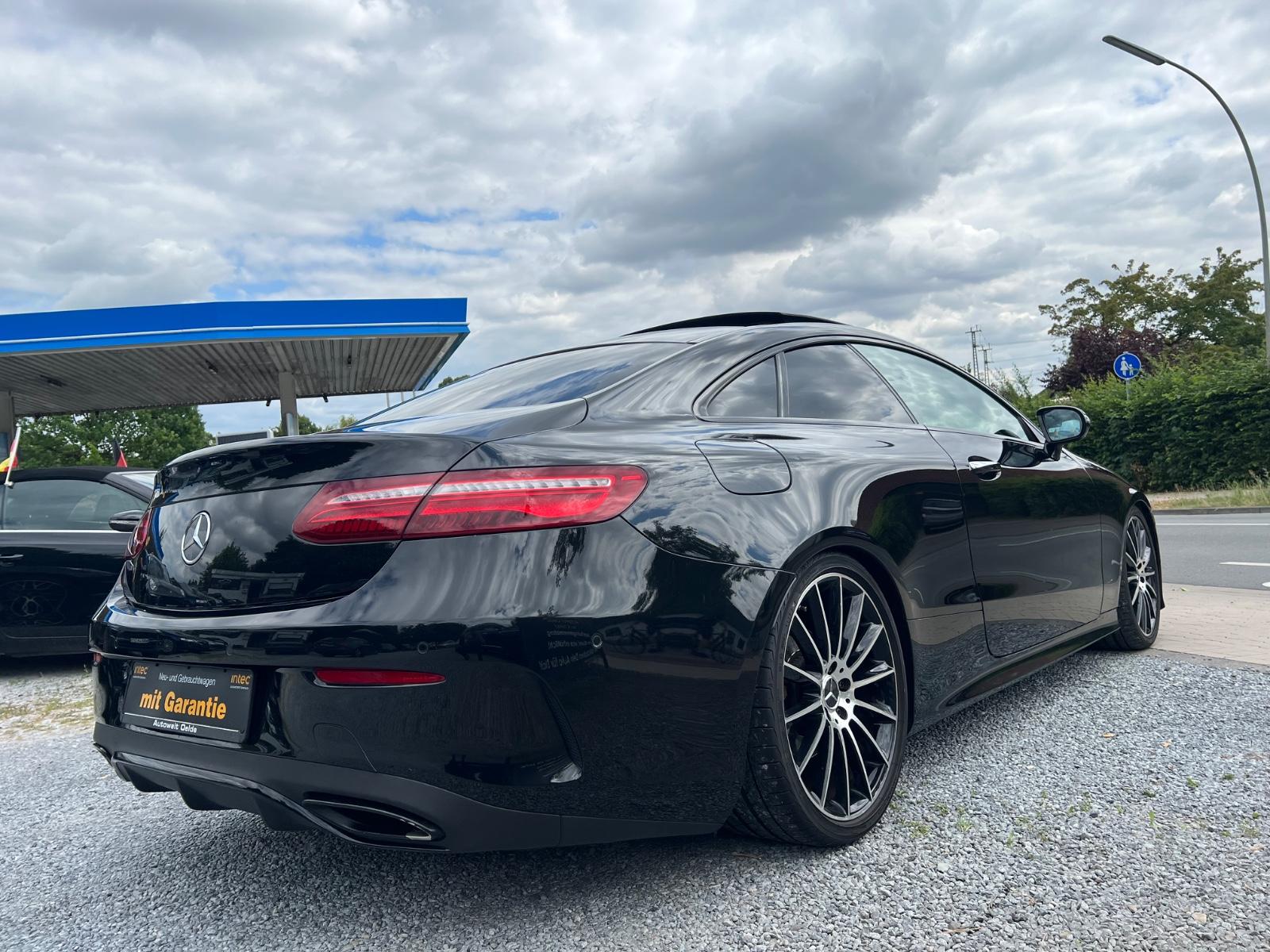 Mercedes-Benz E 300 E Coupe AMG Line Panorama Soft -Close