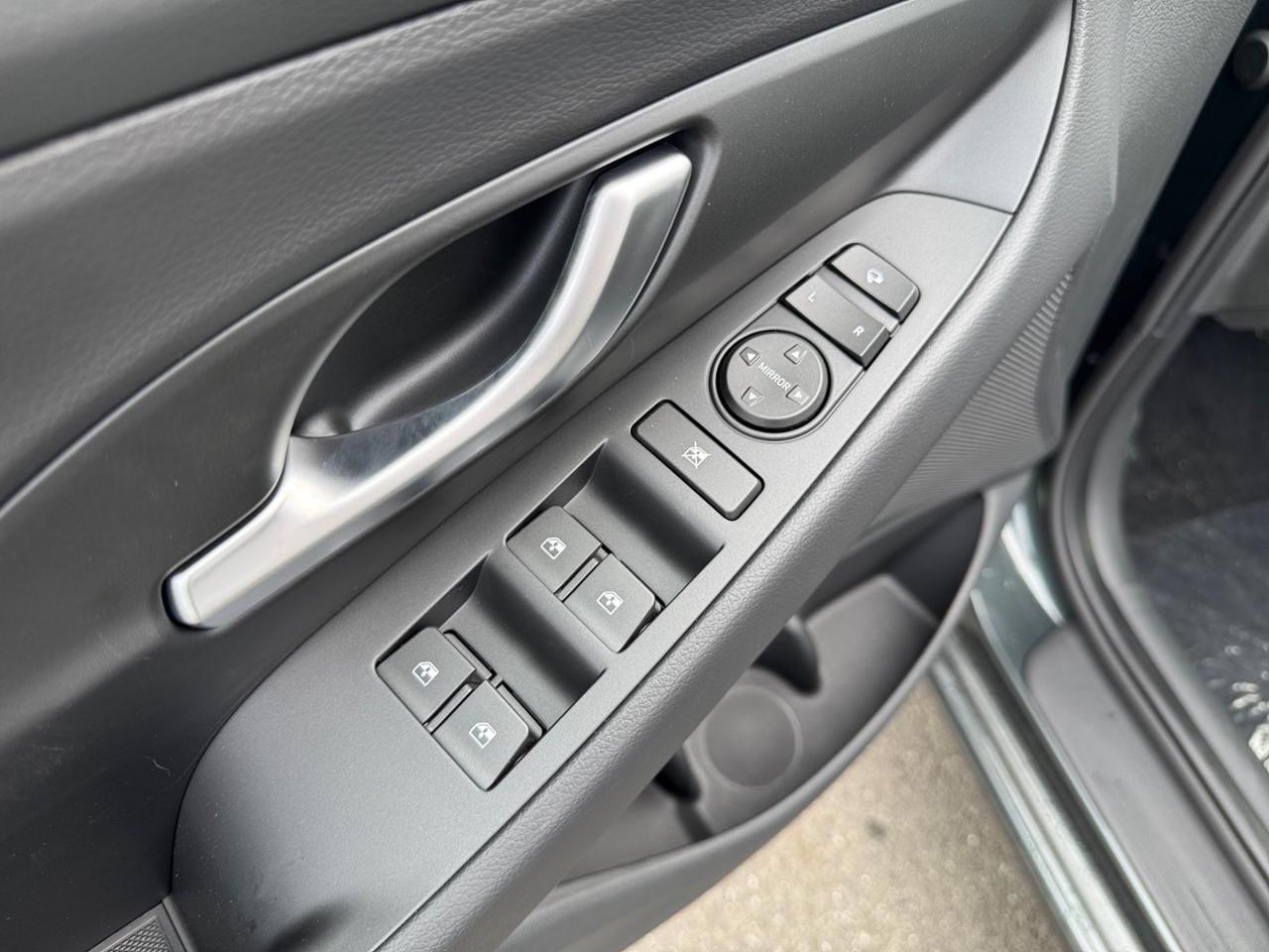 Fahrzeugabbildung Hyundai i30 ADVANTAGE *LED*NAVI*SHZ*LHZ*NAVI*USB*DAB+