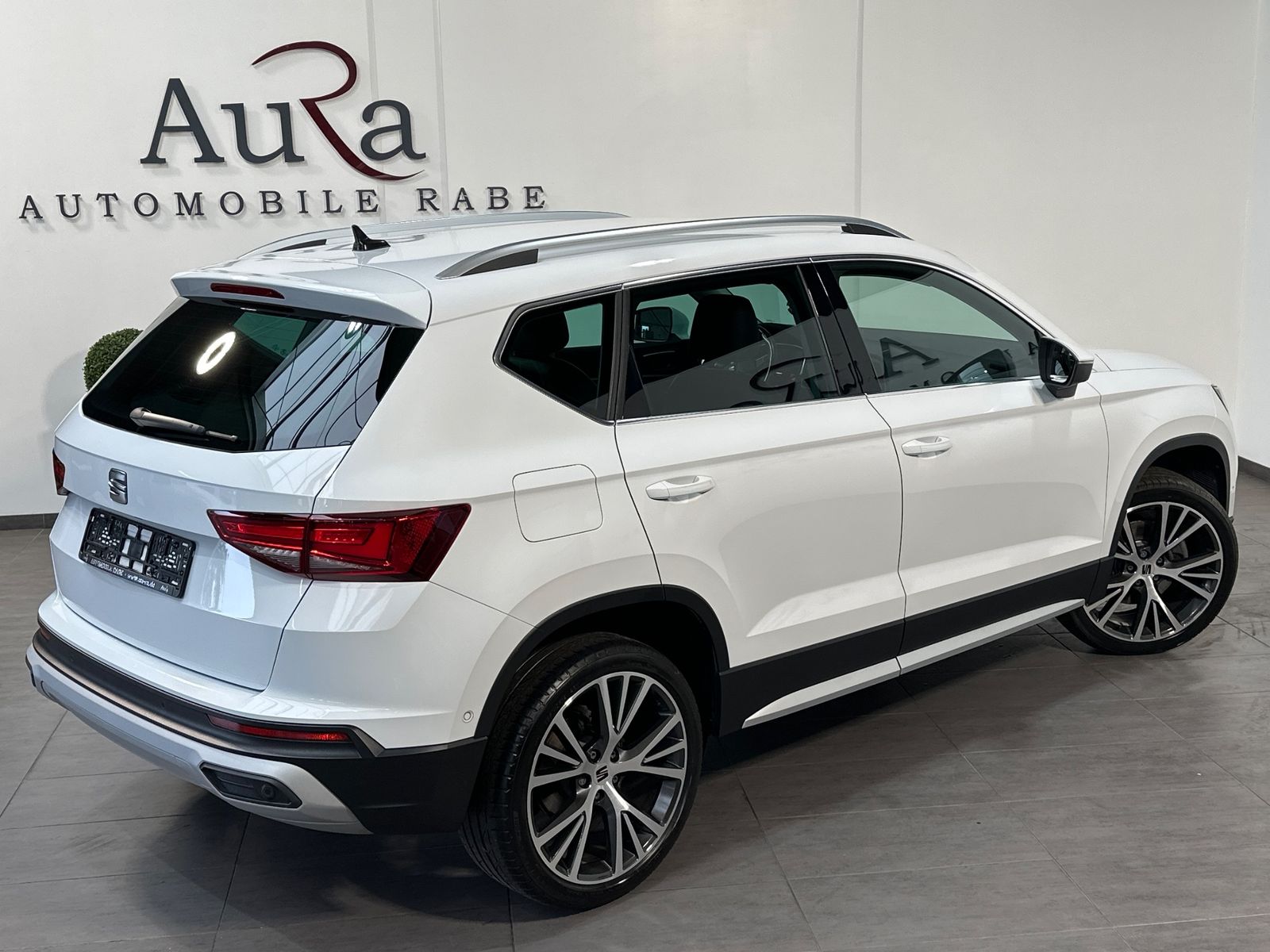 Fahrzeugabbildung SEAT Ateca Xperience NAV+LED+ACC+360°+AHK+BEATS